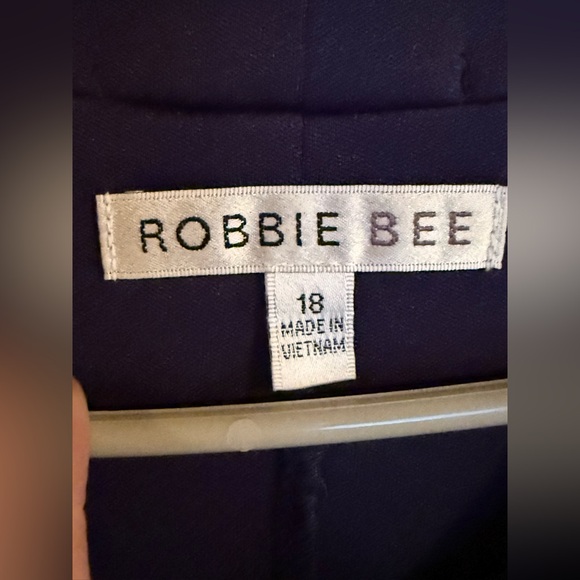 Size 18- women’s floor length dress. Worn once - Picture 6 of 6